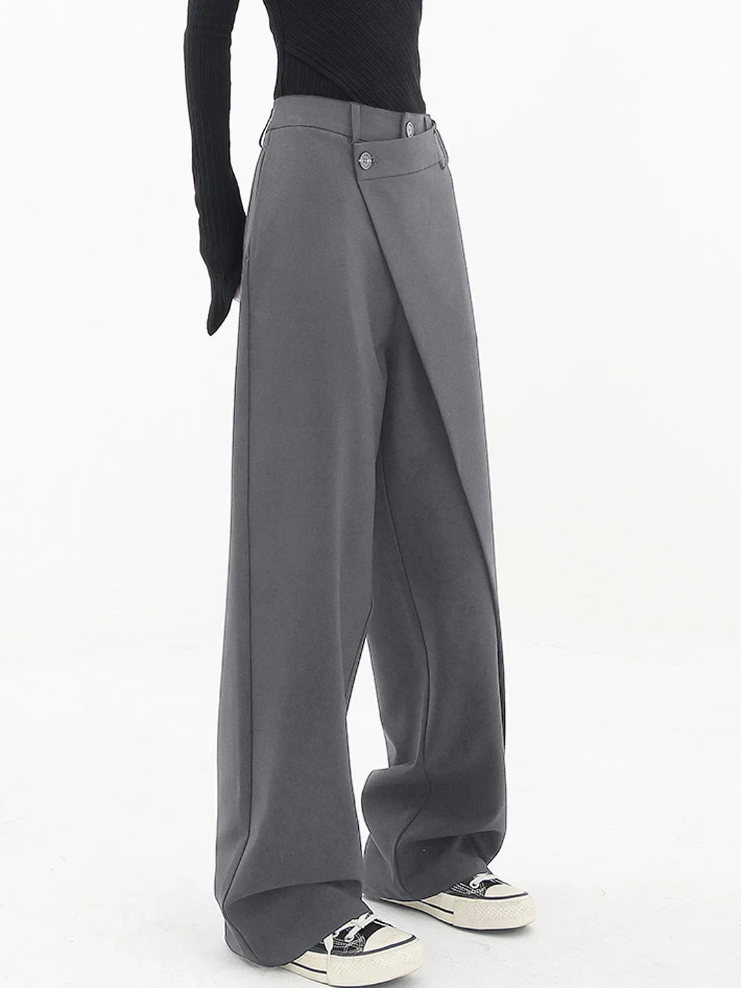 Pantalon large asymétrique avec boutons