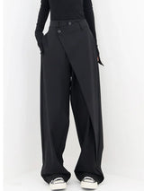 Pantalon large asymétrique avec boutons