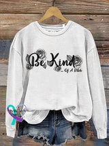 Lässiges Sweatshirt mit „Everything Be Kind“-Aufdruck